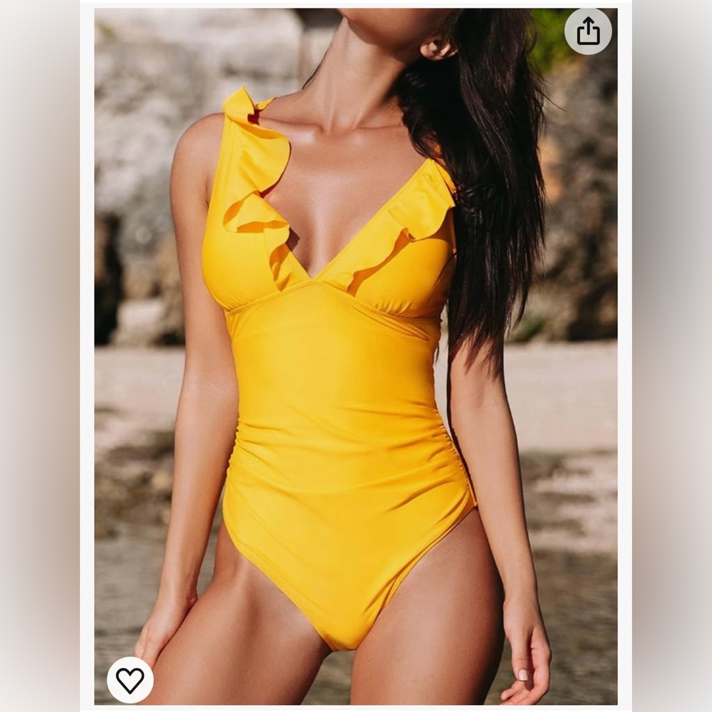 CUPSHE Women's Ruffled One Piece Swimsuit V Neck Lace Up